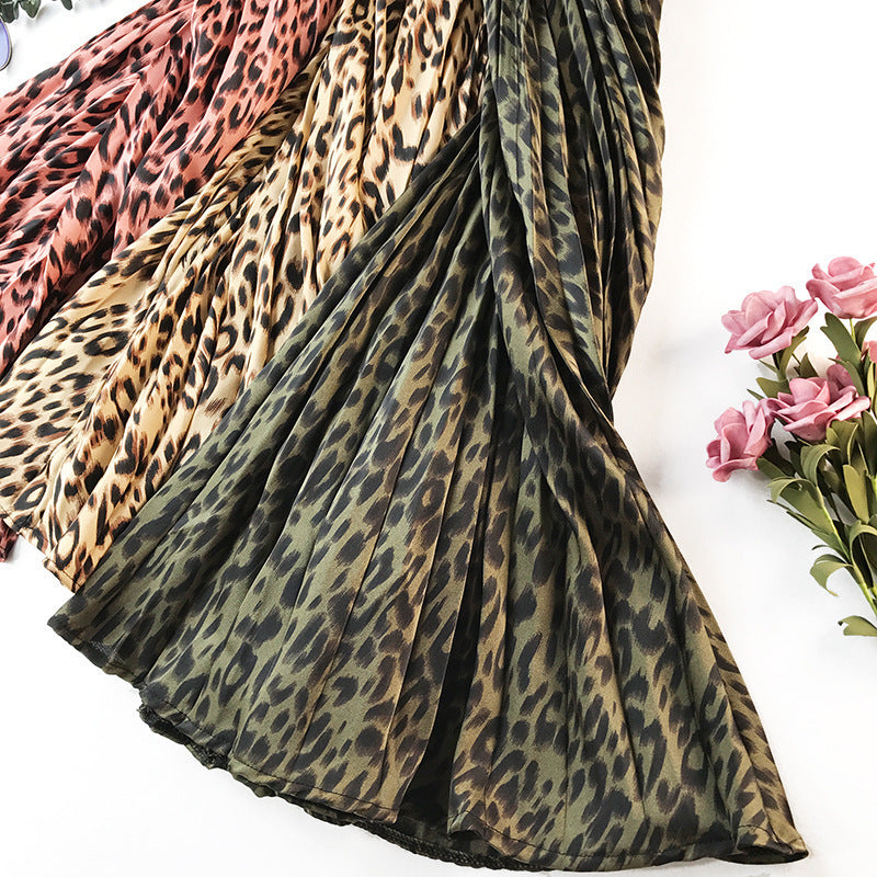 Retro Touch Pleated Animal Print Maxi Skirt