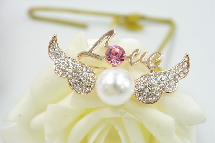 Love Charm With Angel Wings Broach