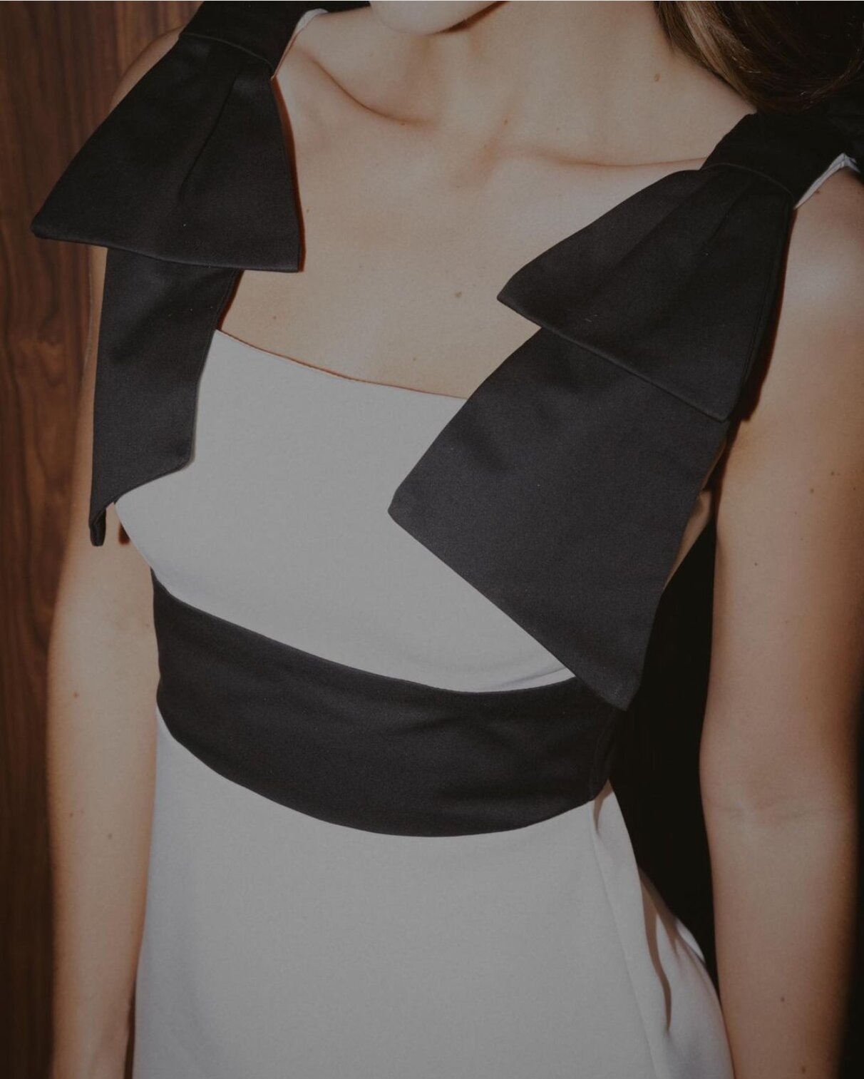 Black And White Sleeveless Bow Shoulder Dress