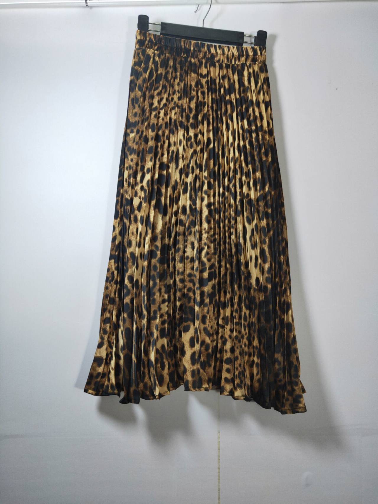 Retro Touch Pleated Animal Print Maxi Skirt