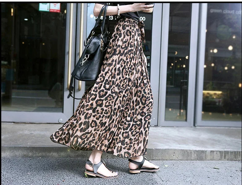 Summery Fit Pleated Leopard Print Maxi Skirt