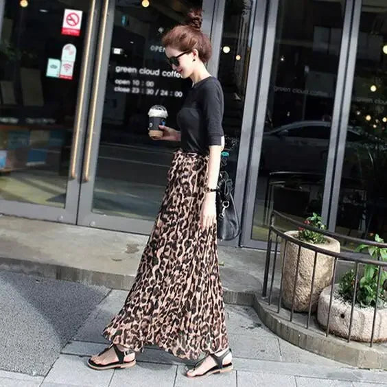 Summery Fit Pleated Leopard Print Maxi Skirt